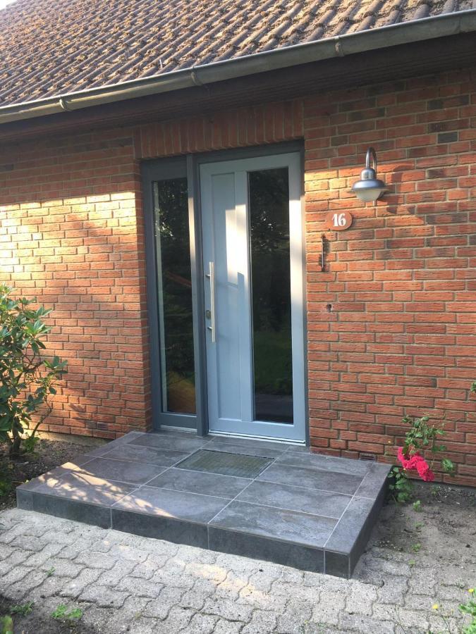Ferienhaus Mit Garten In Nordseenaehe Langenhorn Exterior photo