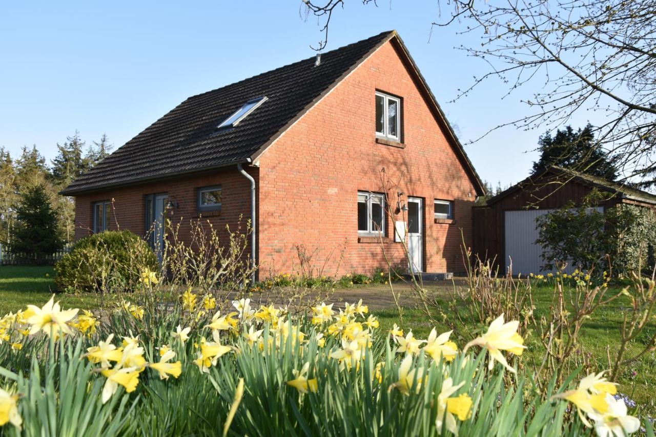 Ferienhaus Mit Garten In Nordseenaehe Langenhorn Exterior photo